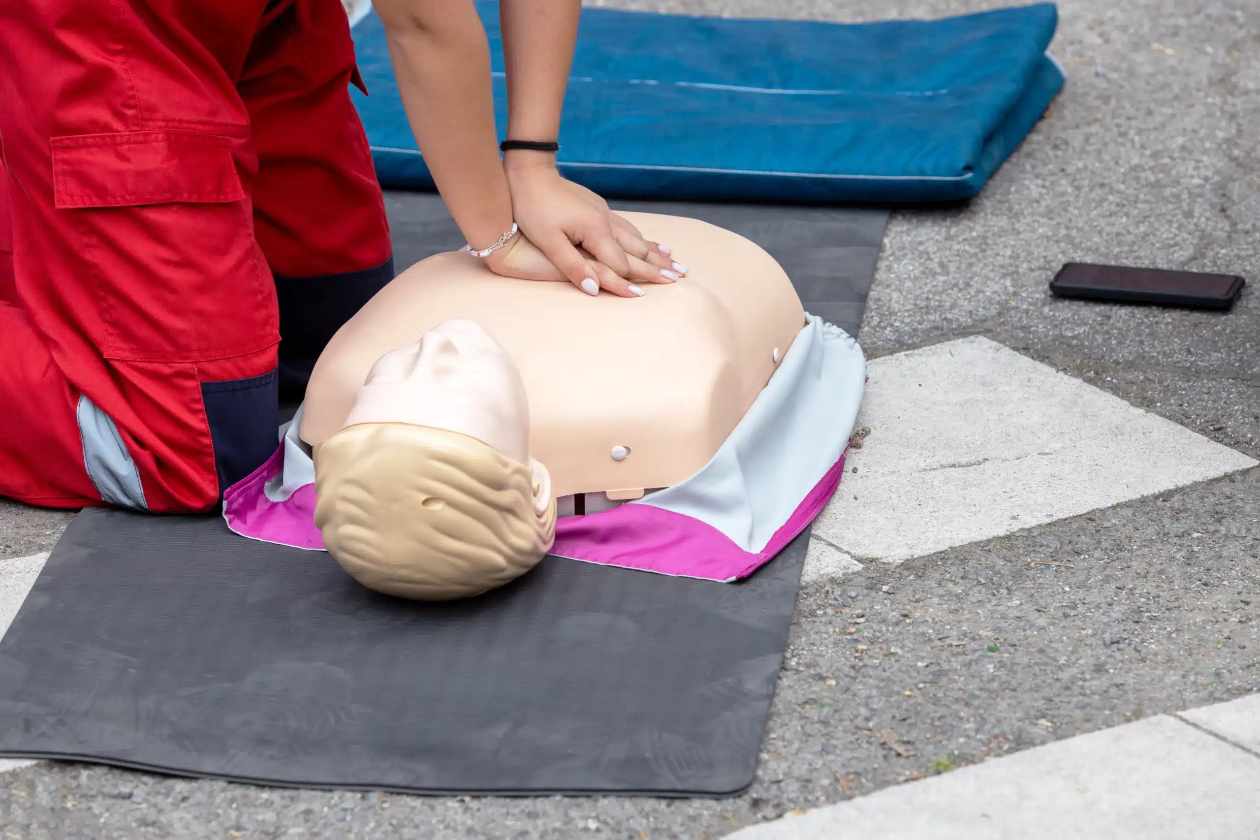 CPR Certification Oakland: Costs & Providers